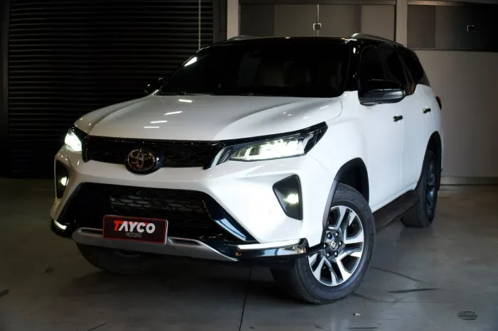 Toyota Hilux SW4 SRX Diamo. 4X4 2.8 TB DIE AUT 2023