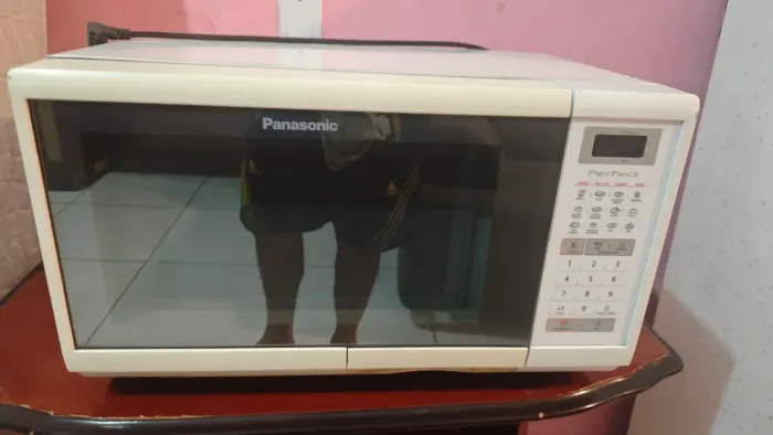 18 litros, microondas em perfeito estado, quem olhar leva.