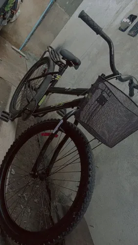 VENDE-SE BICICLETA ARO 26 COR PRETA
