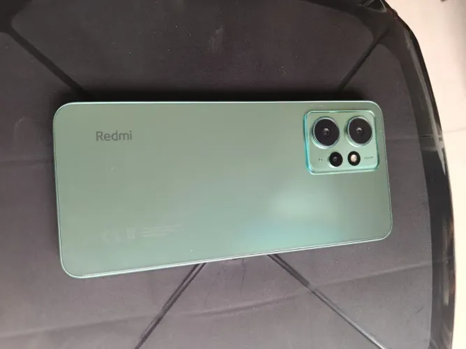 Vendo celular redimi note 12, apenas celular e carregador, 128 gigas