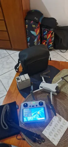 Drone DJI 3 mini seminovo com acessórios  dispenso curiosos