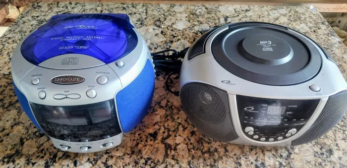 Rádios relógio, Cds não funciona.