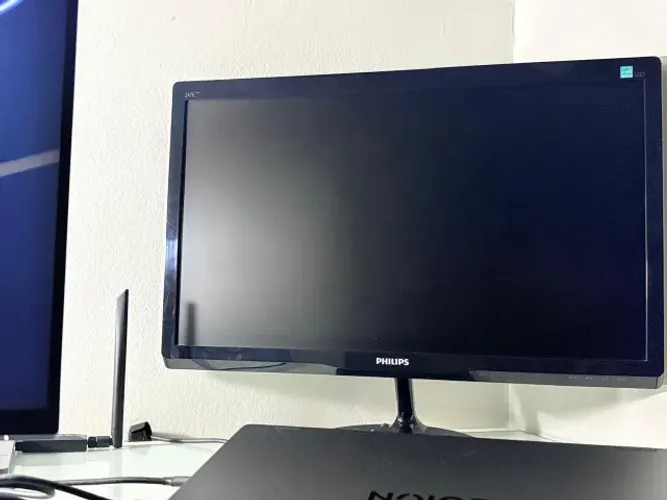Monitor Philips 24 - semi novo | em perfeito estado