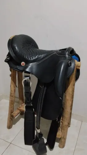 sela mangalarga de pista nunca foi usada