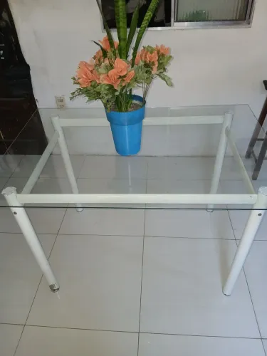 Mesa de jantar de vidro