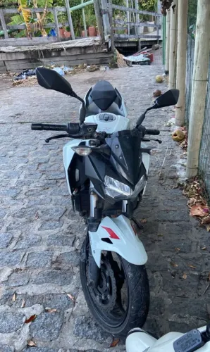 Kawasaki Z400 poucos km Rodados 