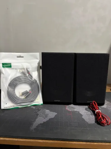 Monitor de audio Edifier R980T + Cabo RCA Ugreen 2 metros