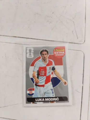 Figurinha extra Legend Modric prata