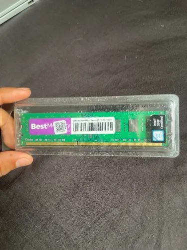Memória RAM DDR3 de 8GB com frequência de 1600MHz