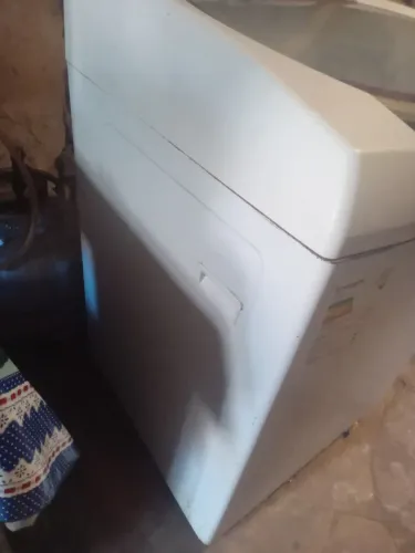 Vende-se máquina de lavar por R$100