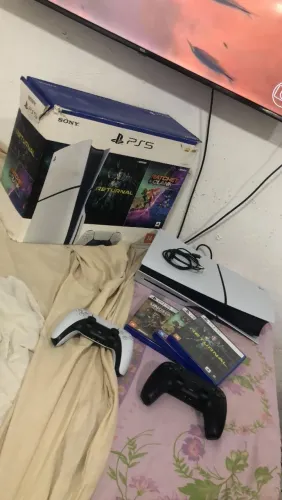 PS5 1TB C/LEITOR DISCO 2 CONTROLES 3 JOGOS