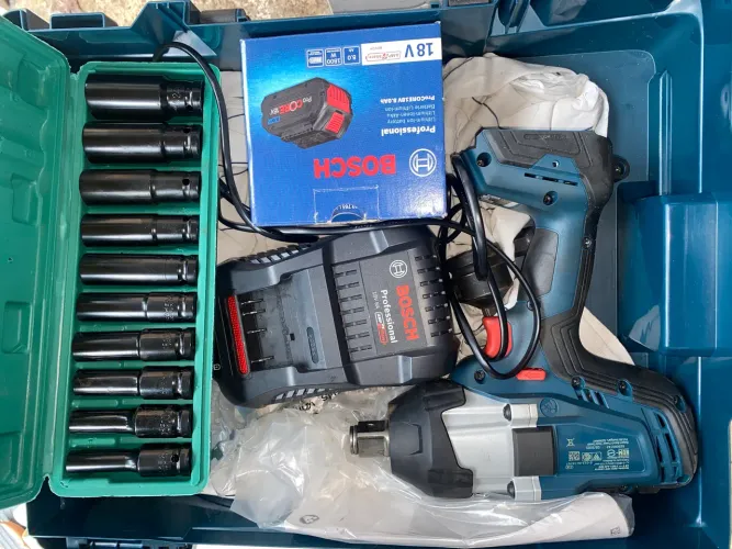Chave de impacto Bosch 3/4 completa