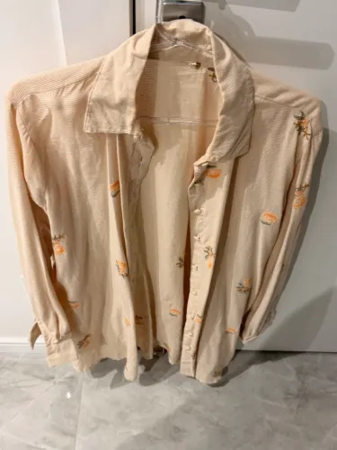 Camisa novíssima bordada 