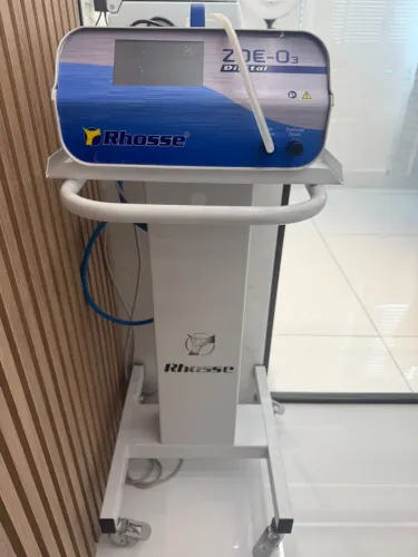 Gerador de Ozônio Rhoss ZOE-O3 Digital com Carrinho - Excelente Estado