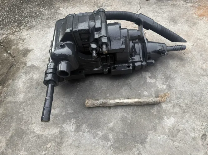 Perfuratriz COP usada, com punho novo reserva e mesa de fixação!