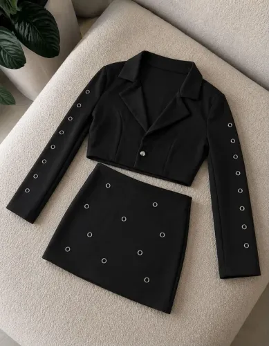 CONJUNTO FEMININO PRETO CROPPED + SAIA