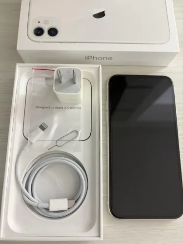 iPhone 11 branco 128gb impecável