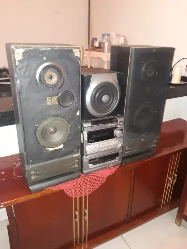 Vendo som antigo waiva 2caixas e uma de grave