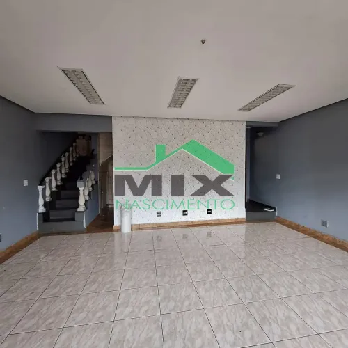 Sala Comercial Ampla com 110m², 2 Ambientes, Sala de Reunião e Sacadas Excelente Localiza