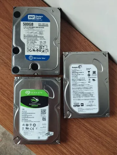Lote com 3 HDs SATA para Desktop (1TB, 500GB e 500GB)