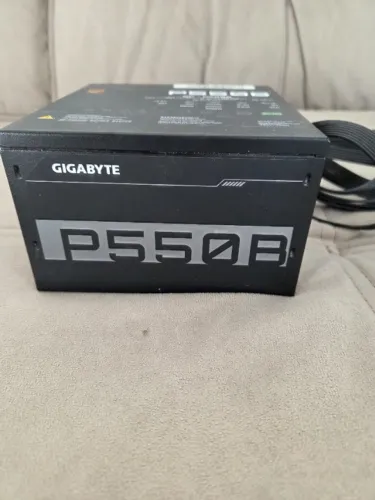 Fonte Gigabyte Gp-p550b, 550w, 80 Plus Bronze, Pfc Ativo