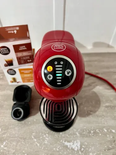 Cafeteira Dolce Gusto Gênio S Plus C/ Adaptador para Nespresso 220v + Cápsulas