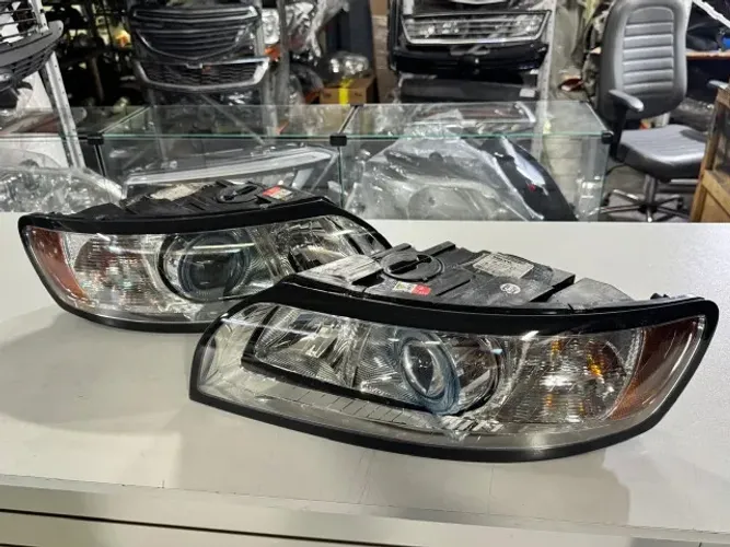 par farol Volvo V50 S40 original