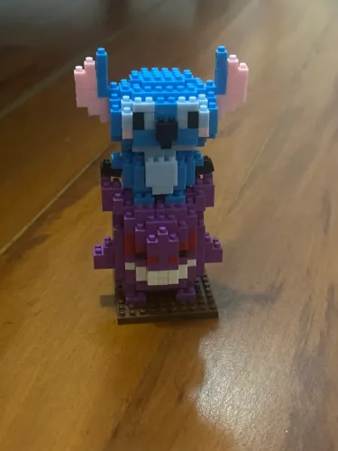 Stitch e Gengar em Blocos Mini - Dupla Colecionável