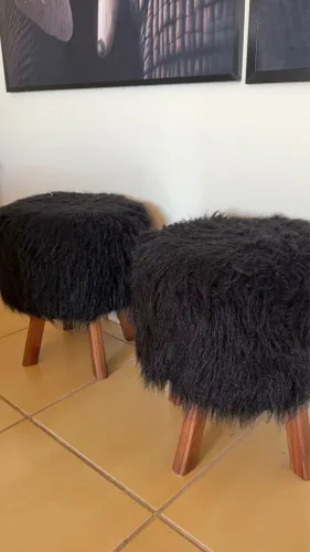 Puffs decorativos peludos