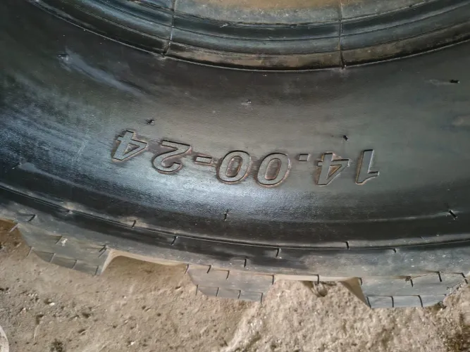 Vendo esse pneu novo para trator 