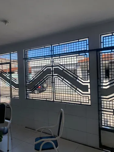 Vende-se portões de ferro.