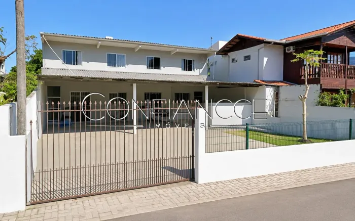 Terreno com Kitnet a venda em Varzea, Itapema - SC | Confiancce Imóveis