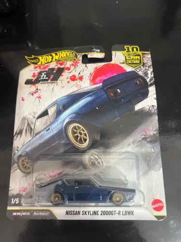3 Hot wheels premium a venda