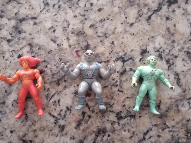 Lotes de brinquedos contendo 3 Bonecos Thundercats: