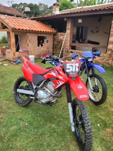 Moto de trilha leia o anúncio