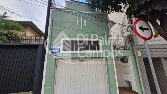 Casa térrea residencial ou comercial à venda na Aclimação/Cambuci com quintal e 2 vagas