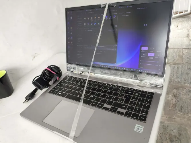 Galaxy book E30 com ssd de 256 gigas e 12 gigas de ram ddr4