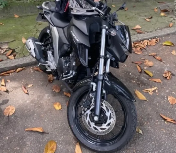 Fazer 250 ABS 2023 Ótimo estado.