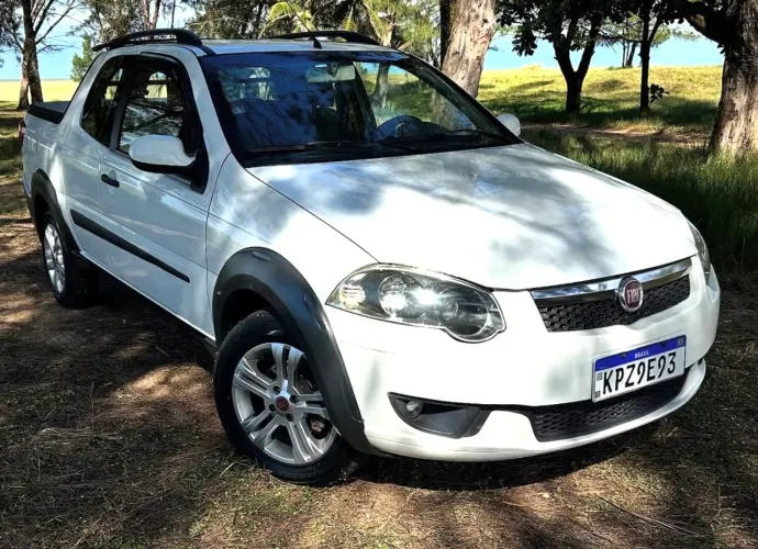 Fiat Strada Trekking 1.6 16V Flex CD 2014