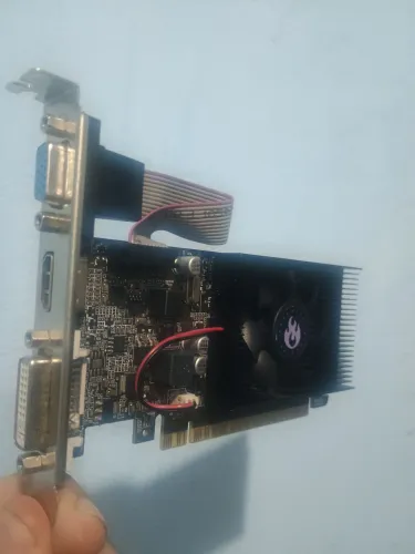 ? PLACA DE VÍDEO GT 210 1GB DDR3 64BIT
