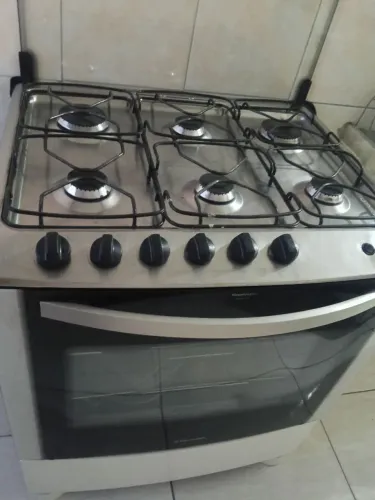 Fogão 6 bocas Muito novo