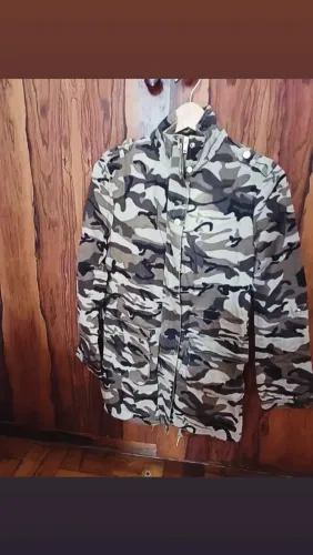 Jaqueta camuflada nova 