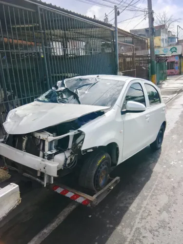 Sucata de Toyota Etios 1.3 manual baixado com nota 
