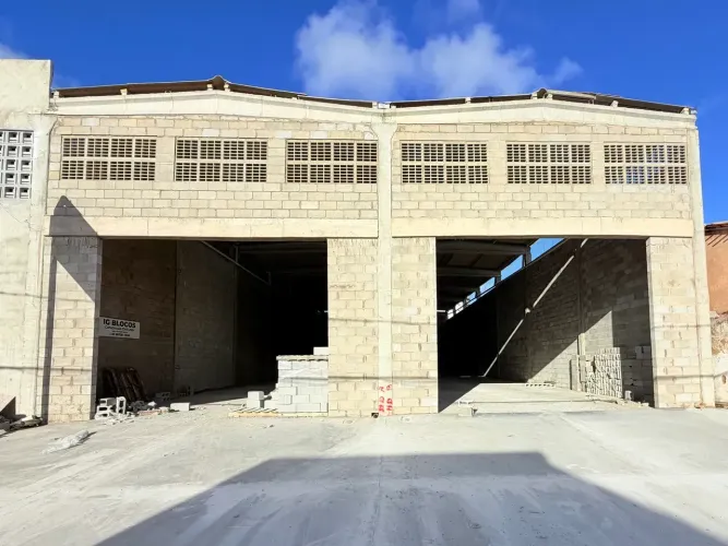 Galpao no jaragua - 320 m2 - Excelente localização - Novo e moderno