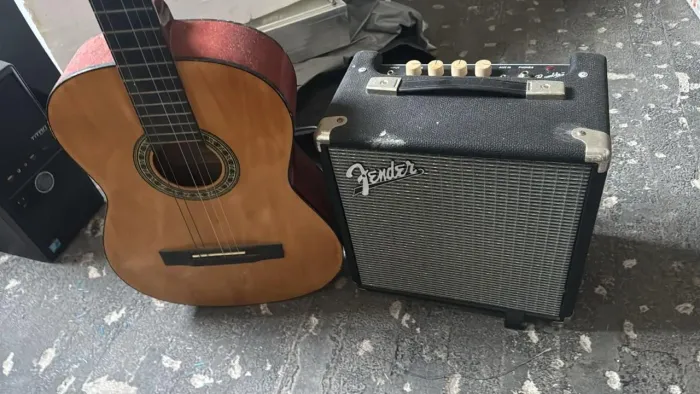 AMPLIFICADOR FENDER