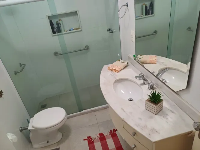 Alugo otimo apartamento 3 quartos e sala em copacabana 