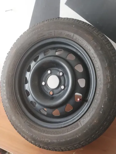 Roda com Pneu Barato!!!! $130 ( Não Aceito oferta )