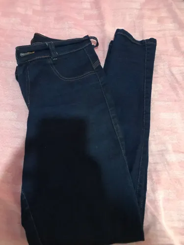 Calça jeans tamanho 42