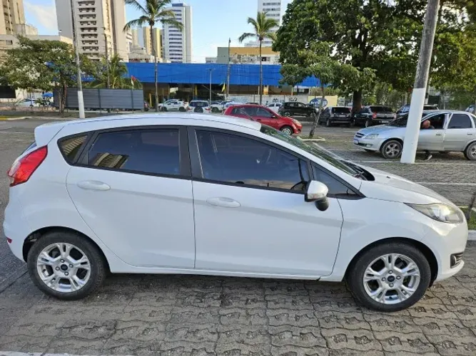 Ford Fiesta SEL 1.6 16V Flex Mec. 5P 2017