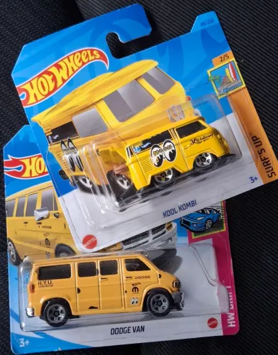Dupla mooneyes Hot wheels